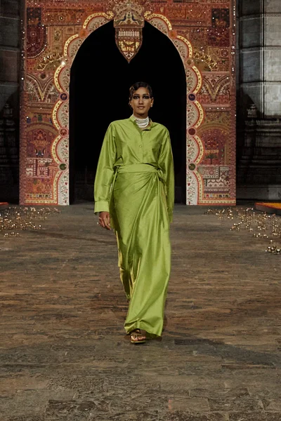 Look 33